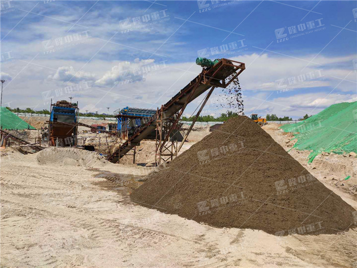 一小时300吨砂石筛分能力，移动洗砂机能得几种产品？